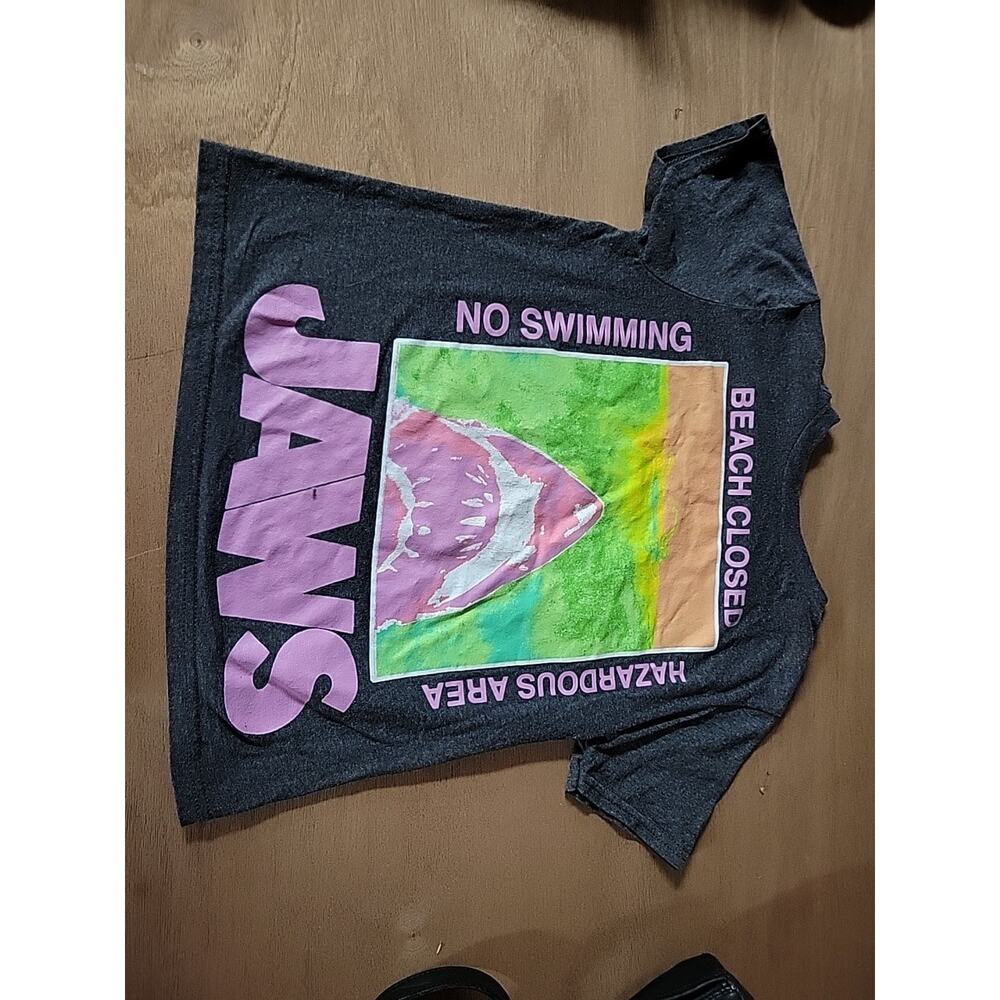 Unisex Kids XS Jaws Beached Closed Tshirt